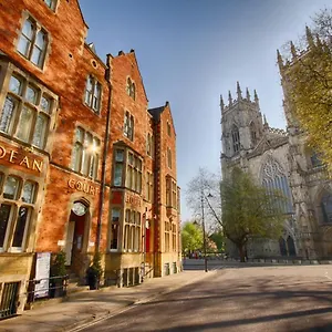 Hotel The Dean Court York